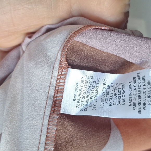 DR2 Women's Abstract Rust and Cream Blouse - Picture 4 of 4